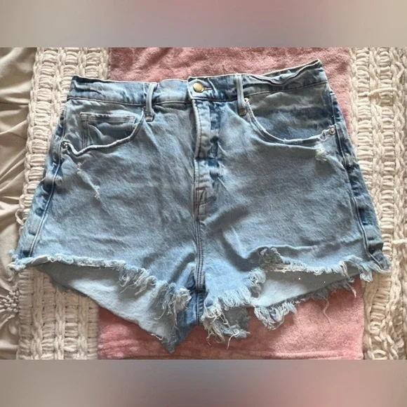 Good American denim shorts - Picture 2 of 3